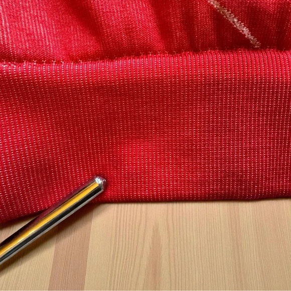 Gymshark Women’s Red Seamless High Neck Sports Bra - Size Small - Picture 9 of 10